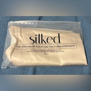 Silked Satin Pillow Sleeve in Cream